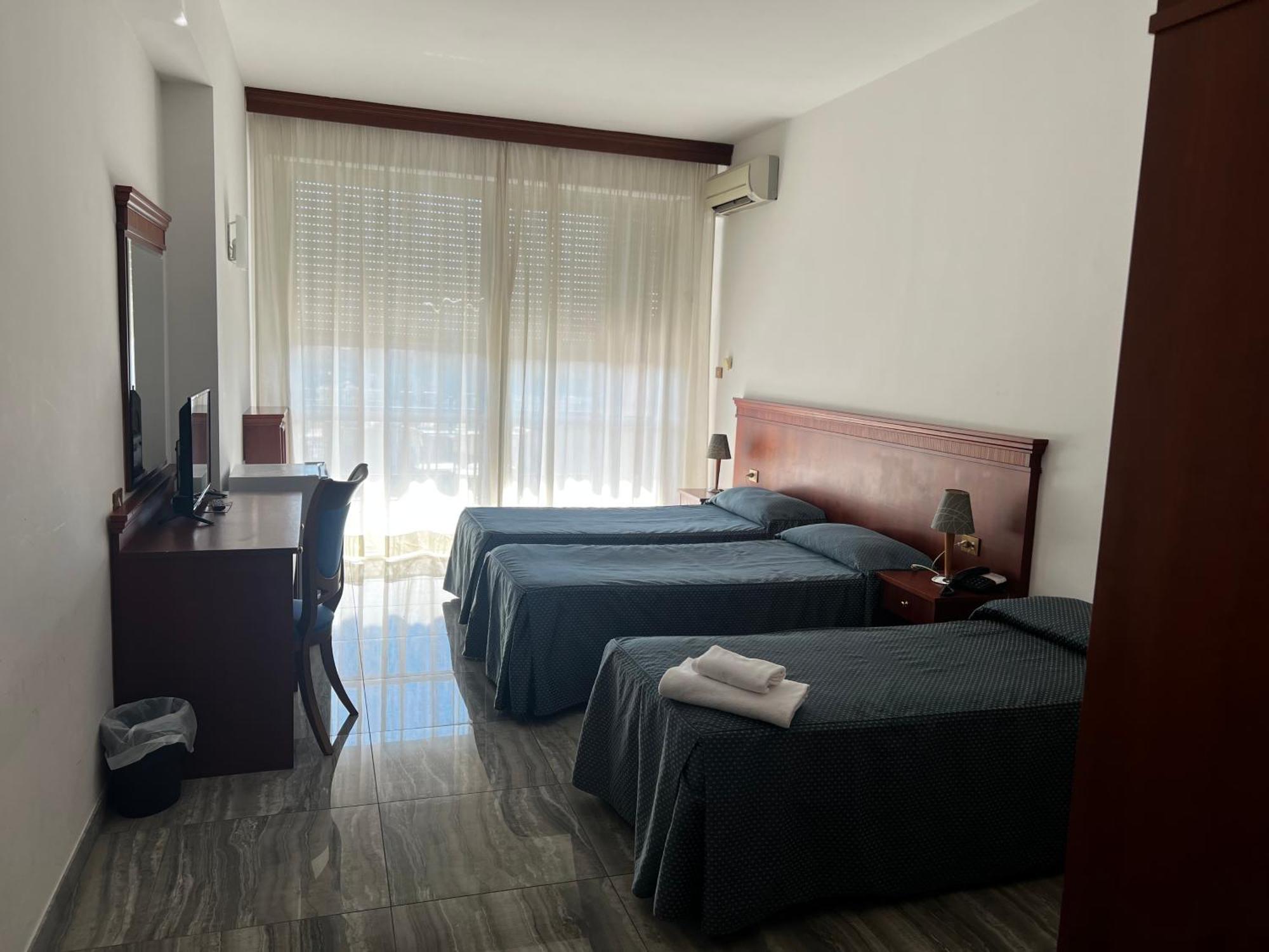 Parco Tirreno Hotel Rome Exterior photo